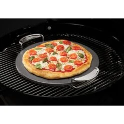 Weber CRAFTED Glasierter Grillstein 8861, Rund, Pizzastein -Flammen Werk Geschäft Weber CRAFTED Glasierter Grillstein 8861 rund Pizzastein@@1810912 3